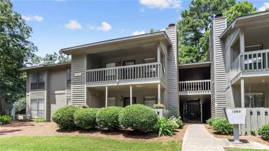 Main picture of 1886 Tryon Dr