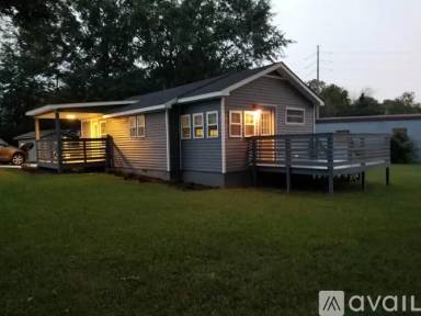 Main picture of 319 High School St