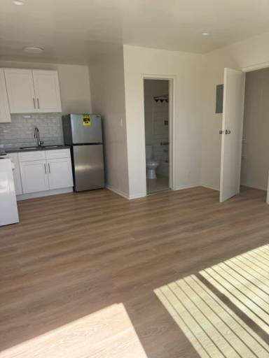 Main picture of 2043 N Vista del Mar Ave