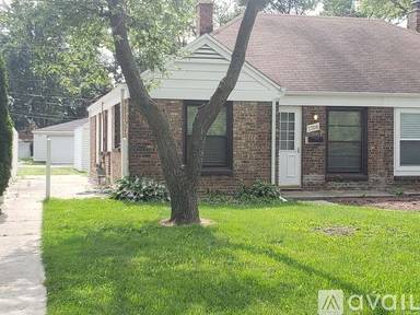 Main picture of 7716 Manor Ave