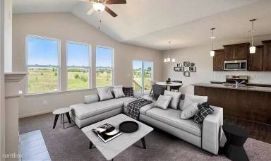 Main picture of 1120 SW Whitby Dr