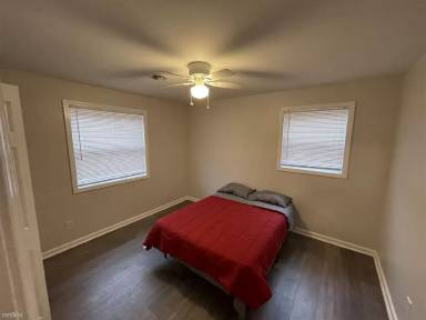 Main picture of 2210 Van Dorn St