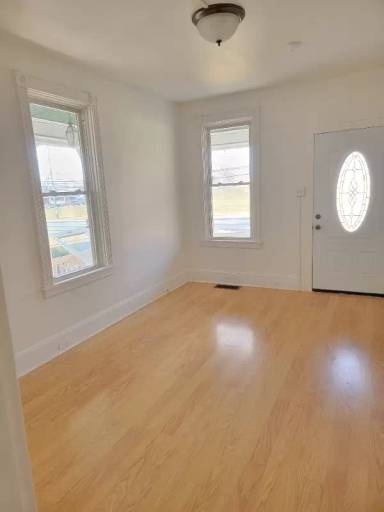 Main picture of 310 Manor Ave