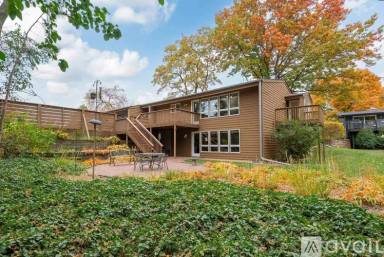 Main picture of 8599 Mitchell Rd