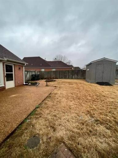 Main picture of 85 Center Oak Dr