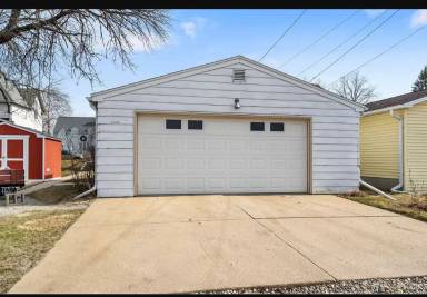 Main picture of 1132 Leavitt St