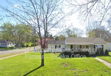 Main picture of 2300 SW Eveningside Dr