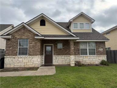 Main picture of 2493 Horse Shoe Dr