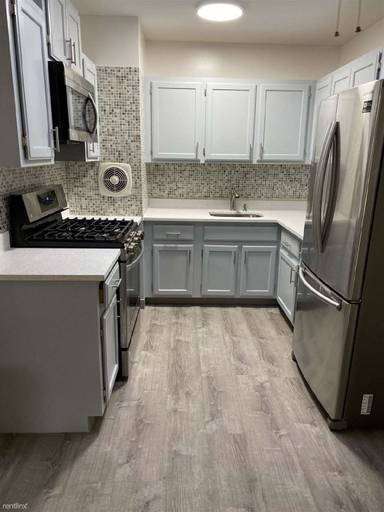 Main picture of 3 Bushwick Ct