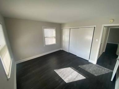 Main picture of 5 W Plumstead Ave