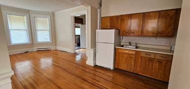 Main picture of 834 Union St