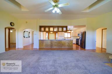 Main picture of 745 Meadowlark Ln