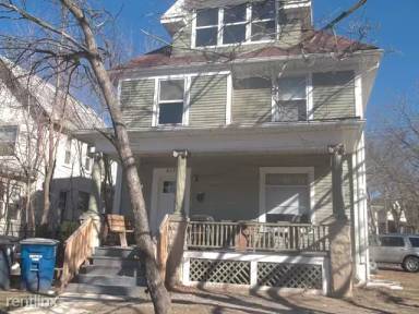 Main picture of 821 Packard St