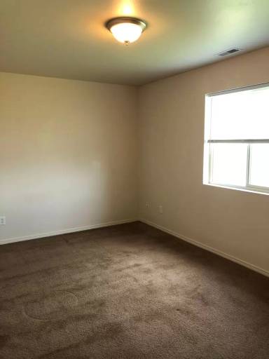 Main picture of 916 Shirley Pl