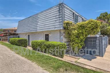 Main picture of 2808 Skyway Cir