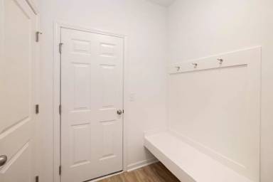 Main picture of 549 Elizabeth Ave