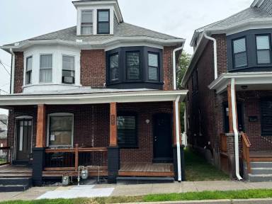 Main picture of 322 Saint John St