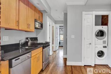 Main picture of 410 E 13th St