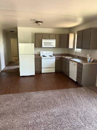 Main picture of 420 W Jefferson St
