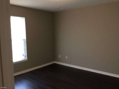 Main picture of 232 SW Chartwell Cir