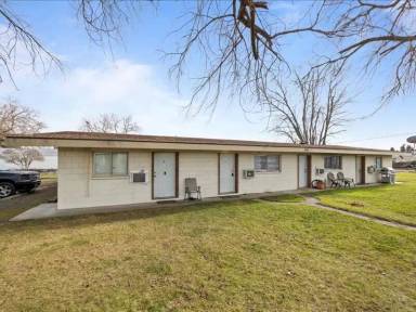 Main picture of 800 N Irving St
