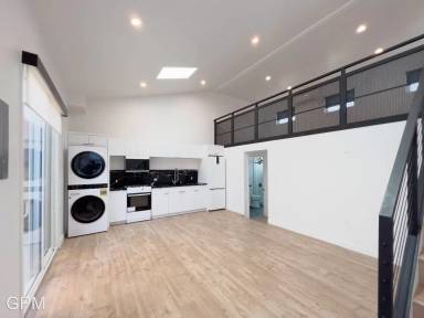 Main picture of 1934 Santa Ynez St