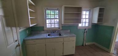 Main picture of 615 Julian St