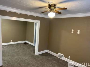 Main picture of 3041 S Hanson Ave