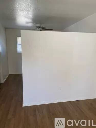 Main picture of 500 W 4th St