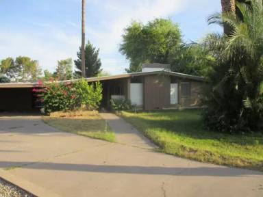 Main picture of 3211 E Orange Dr