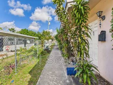 Main picture of 2711 NW 1st St