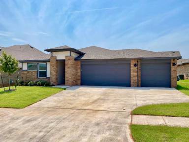 Main picture of 7504 NW 149th Cir