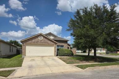 Main picture of 100 Lone Star Way