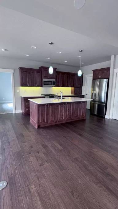 Main picture of 705 W Basalt Ridge Dr