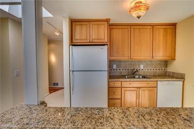 Main picture of 740 N 32nd St
