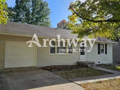 Main picture of 907 NE 67th Pl