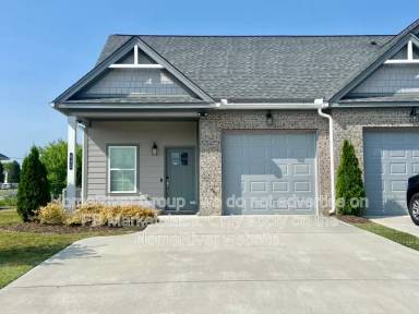 Main picture of 642 Bellingham Dr NE