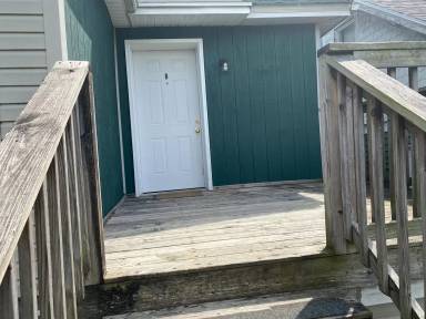 Main picture of 220 Walnut St