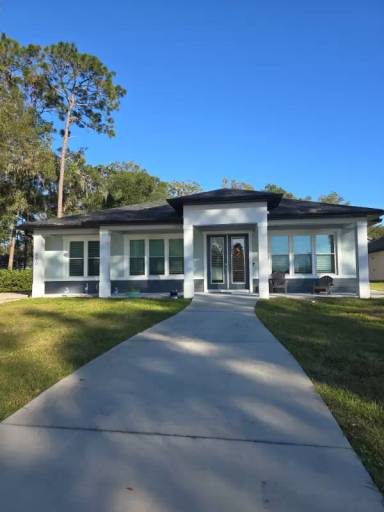 Main picture of 590 Lake Winnemissett Dr