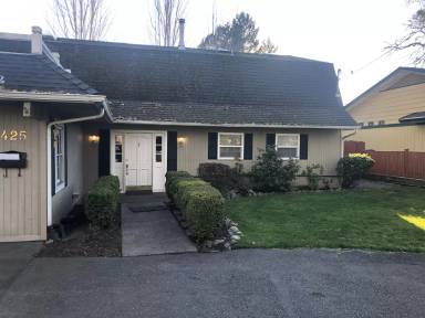 Main picture of 425 SE M St