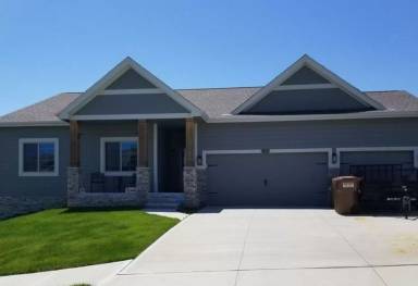 Main picture of 16333 Potter St