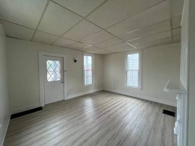 Main picture of 211 S 5th St
