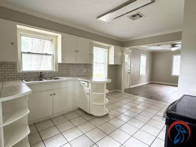 Main picture of 203 Hamilton St