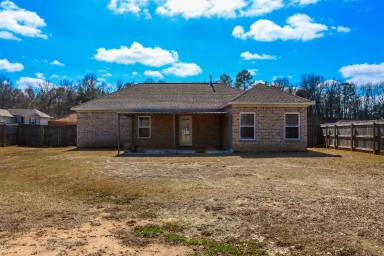 Main picture of 164 Shelbi Dr