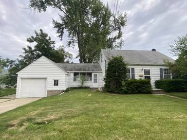 Main picture of 1253 34th St NE