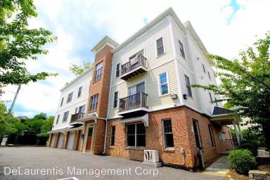 Main picture of 19 Hall Ave