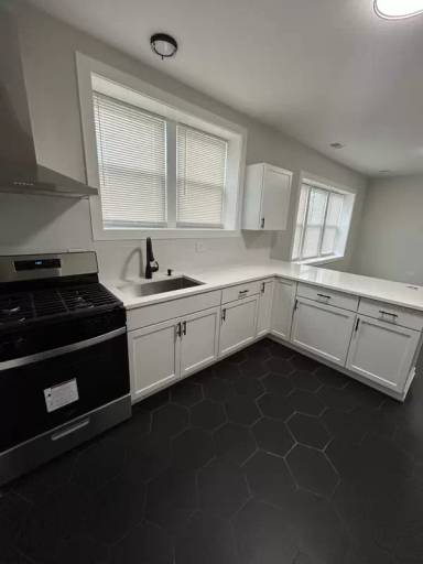 Main picture of 1110 W Marquette Rd