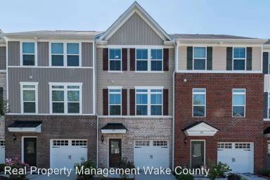 Main picture of 419 Berry Chase Way