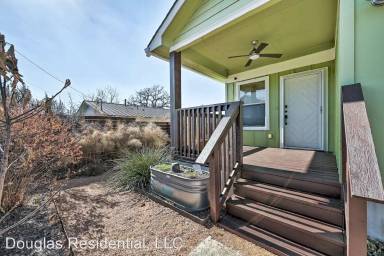 Main picture of 1194 Coleto St