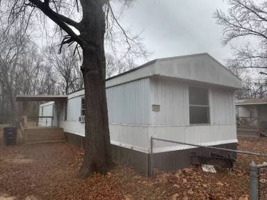 Main picture of 1418 Stamps St